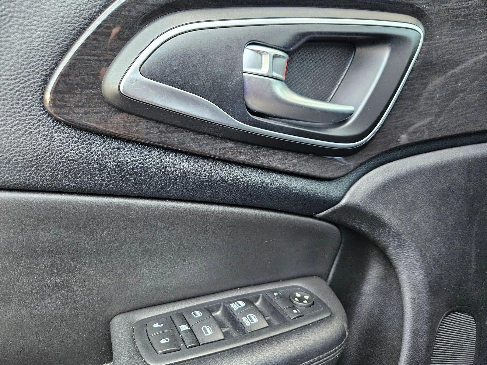 2016 Chrysler 200 4dr Sdn C FWD