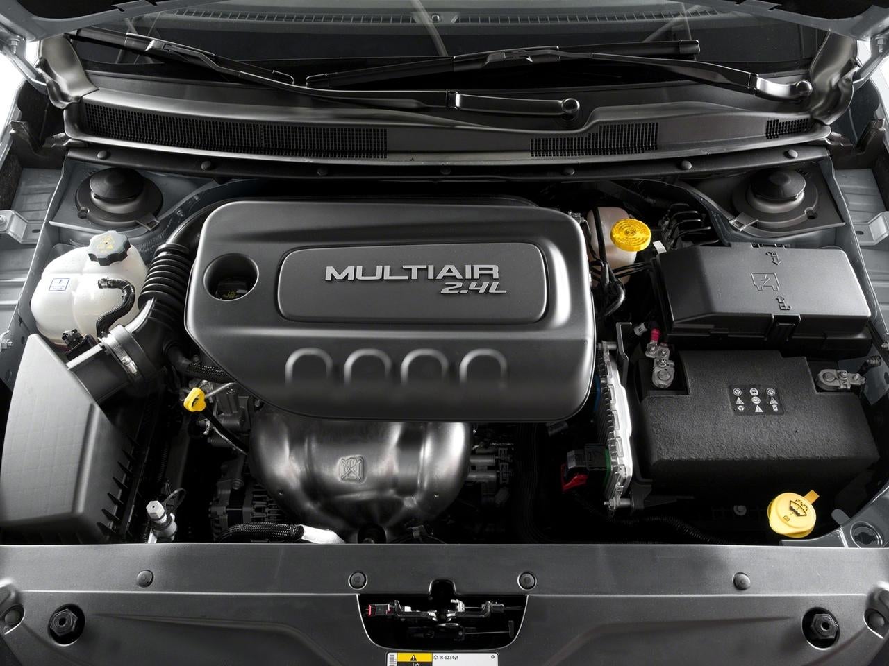 2016 Chrysler 200 4dr Sdn C FWD