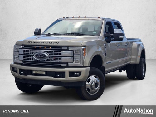 2018 Ford Super Duty F-350 DRW Platinum 4WD Crew Cab 8' Box