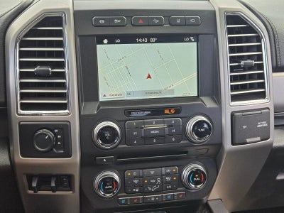 2018 Ford Super Duty F-350 DRW Platinum 4WD Crew Cab 8' Box