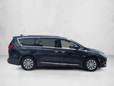 2019 Chrysler Pacifica Touring L FWD