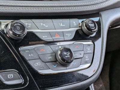 2022 Chrysler Pacifica Hybrid Limited FWD