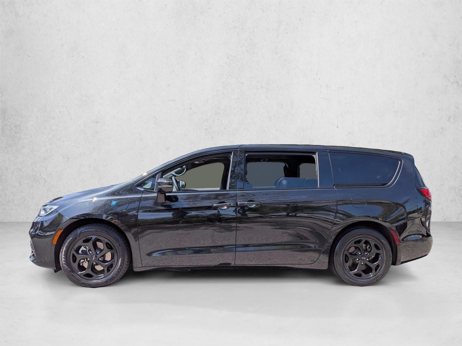 2022 Chrysler Pacifica Hybrid Limited FWD