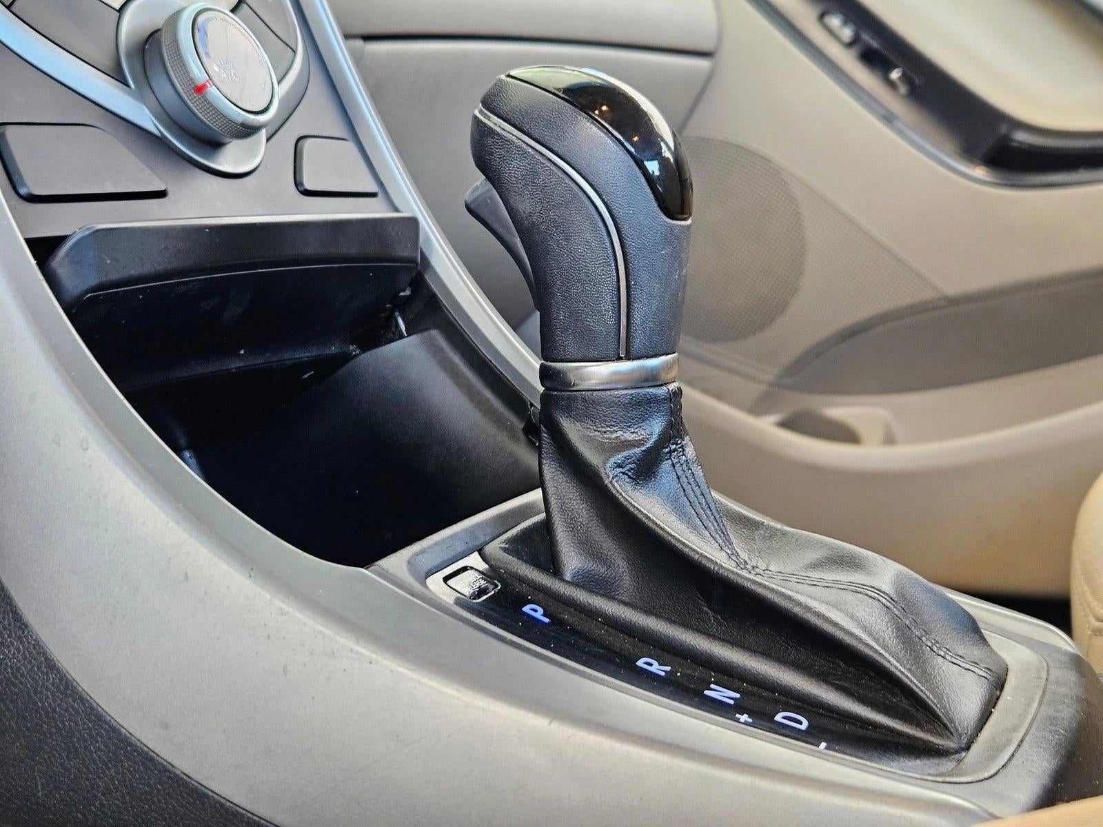 2016 Hyundai ELANTRA 4dr Sdn Auto SE