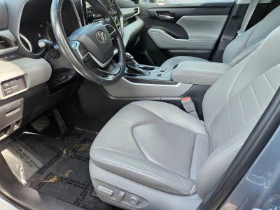 2023 Toyota Highlander Hybrid XLE AWD (Natl)