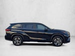 2023 Toyota Highlander XLE FWD (Natl)