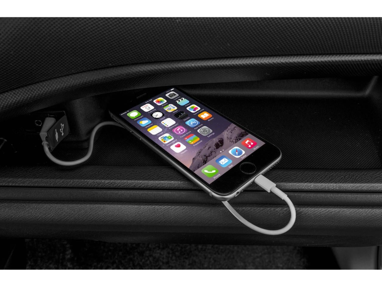 2015 Toyota Prius c 5dr HB Three (SE)