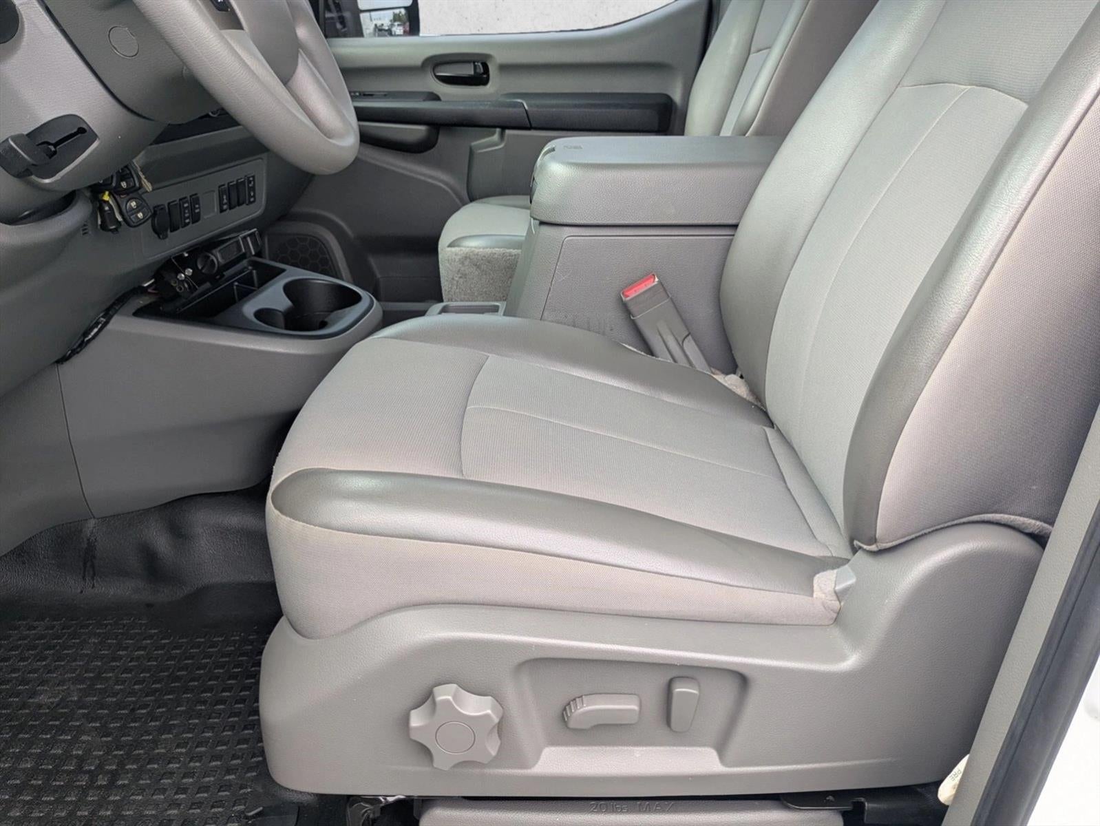 2017 Nissan NV Cargo NV3500 HD Standard Roof V8 SL
