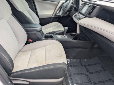 2017 Toyota RAV4 XLE FWD (GS)