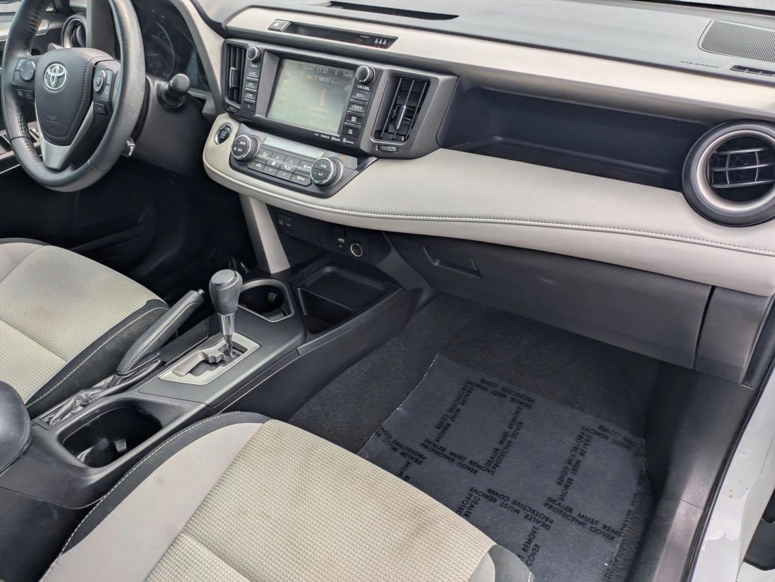 2017 Toyota RAV4 XLE FWD (GS)