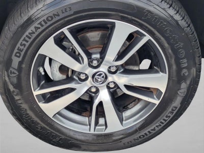 2017 Toyota RAV4 XLE FWD (GS)