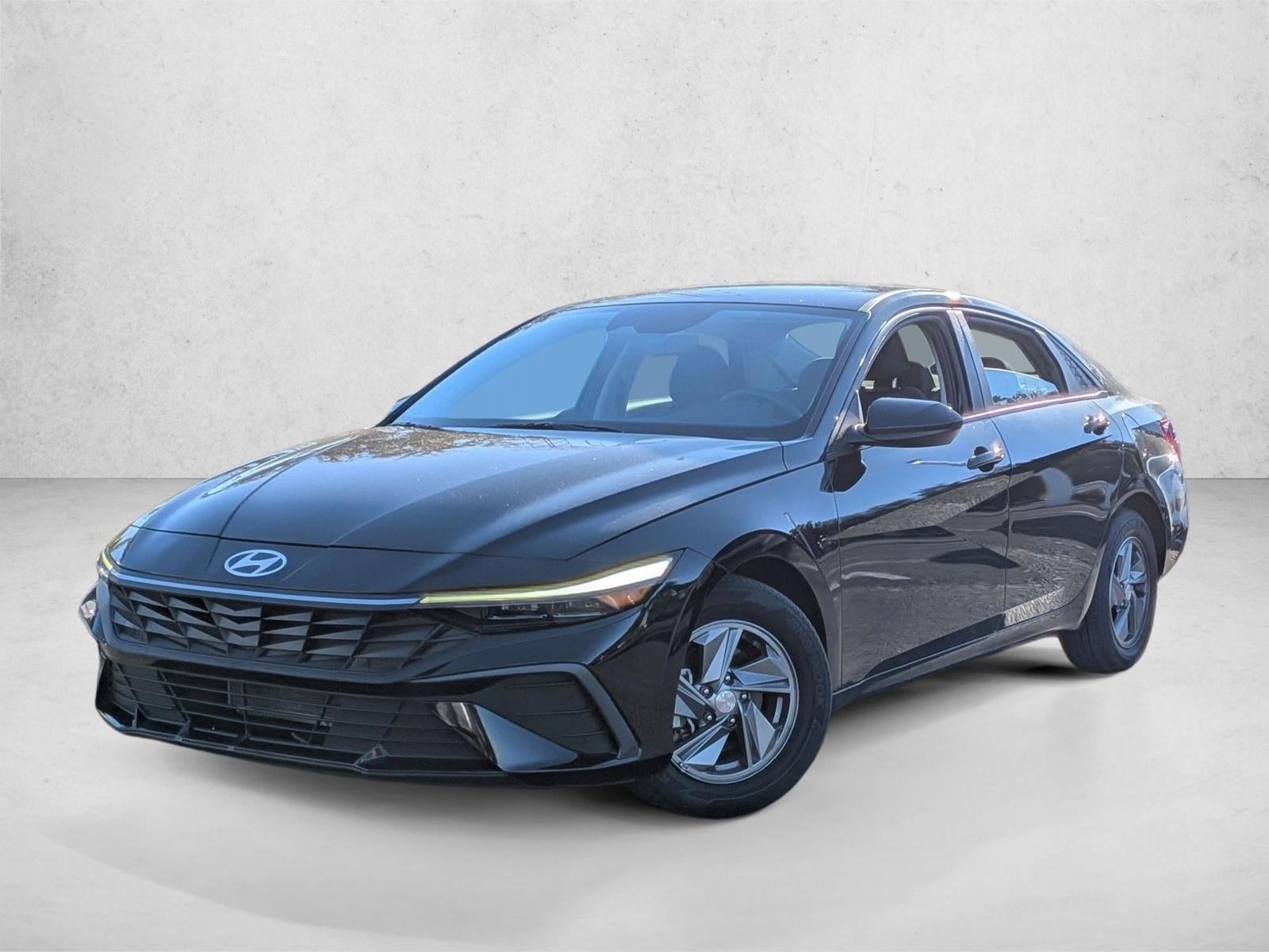 2024 Hyundai ELANTRA SE IVT