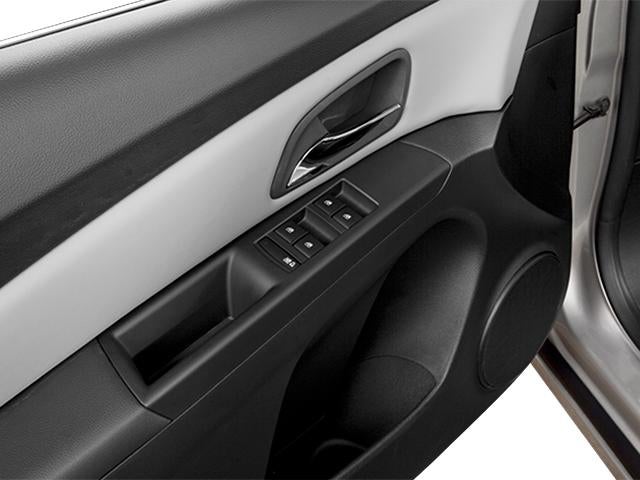 2013 Chevrolet Cruze Sedan LS (Automatic)