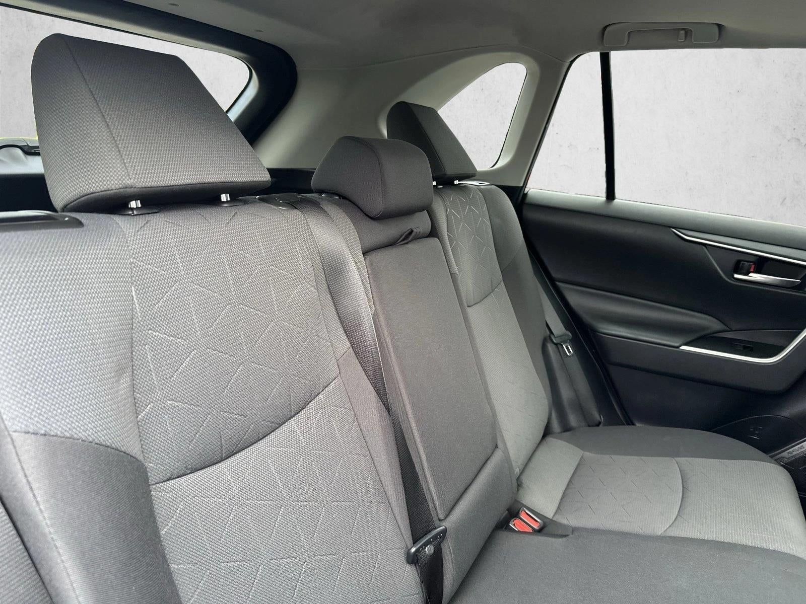 2019 Toyota RAV4 XLE FWD (GS)