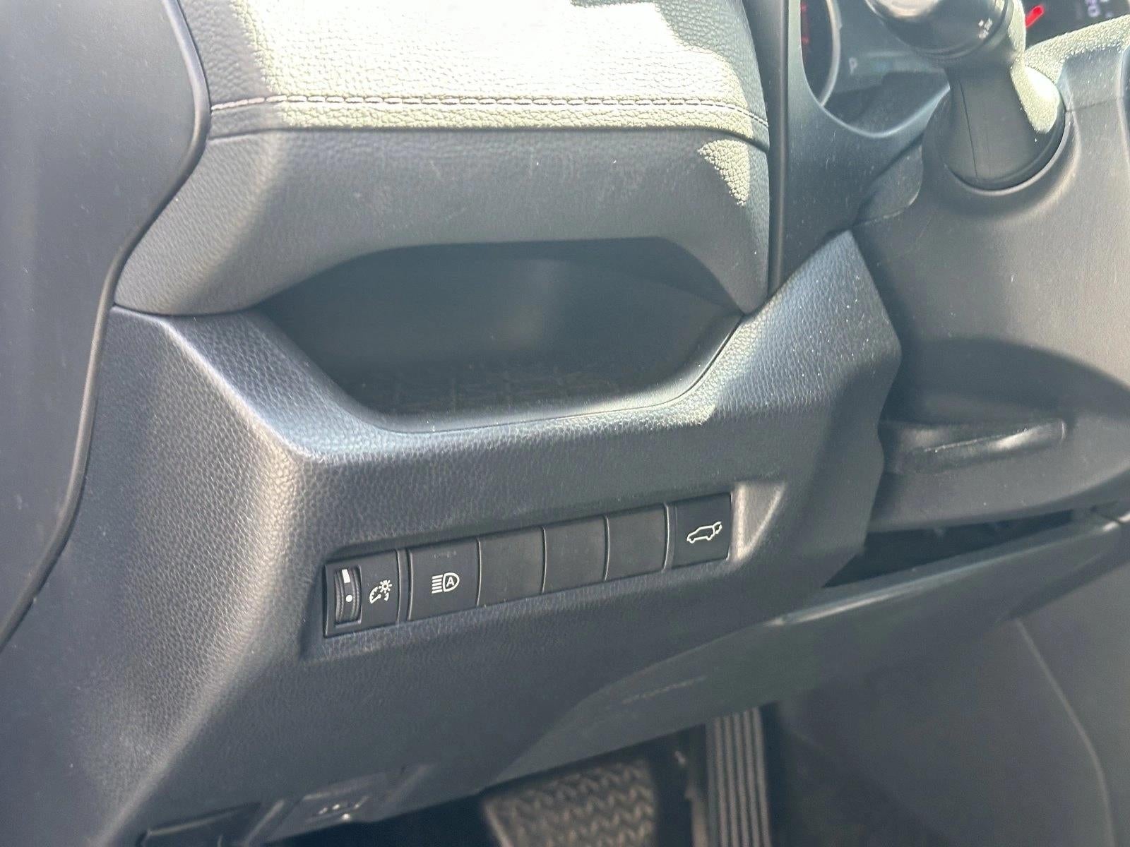 2020 Toyota RAV4 XLE FWD (GS)