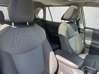 2020 Toyota RAV4 XLE FWD (GS)