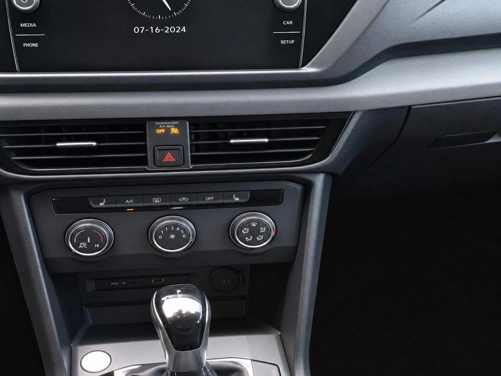 2022 Volkswagen Taos SE FWD