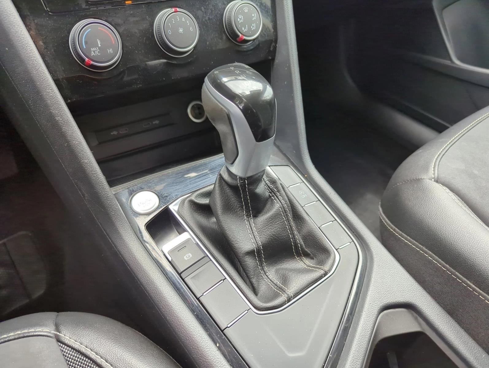 2023 Volkswagen Taos SE FWD
