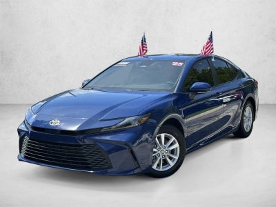 2025 Toyota Camry LE (SE)