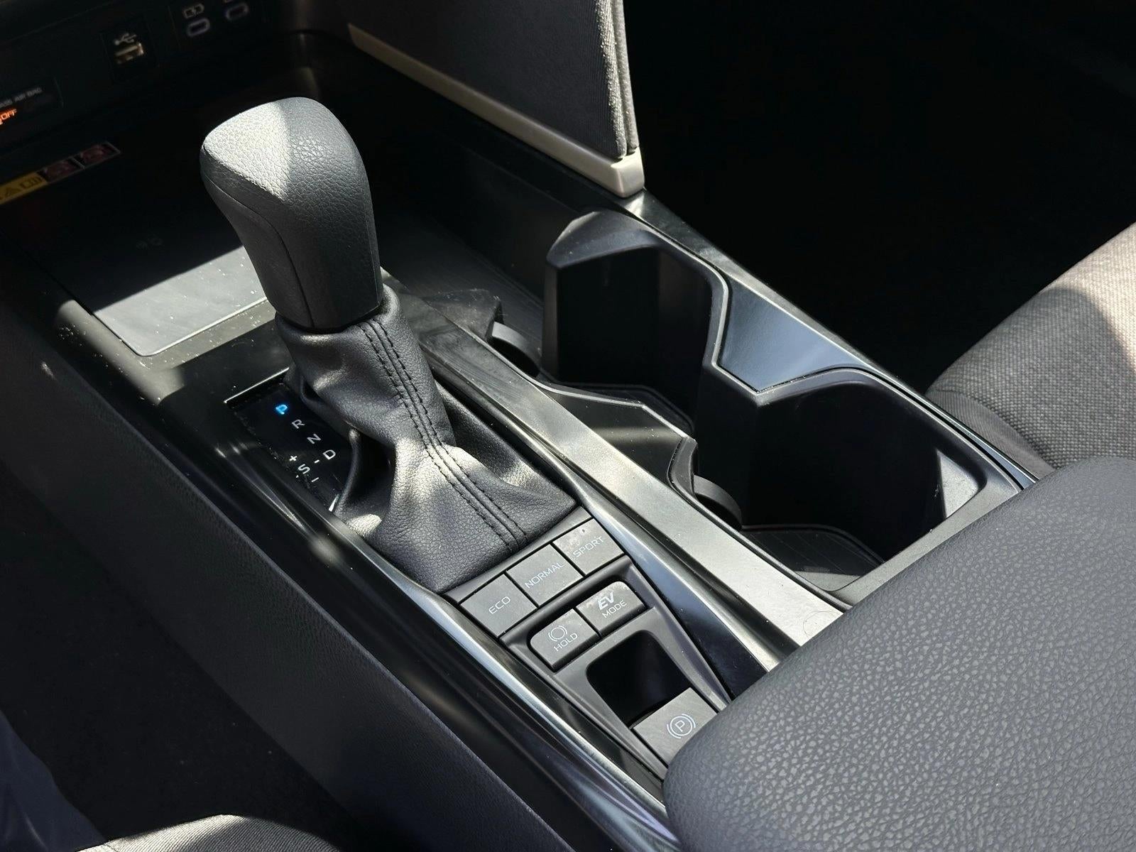2025 Toyota Camry LE (SE)