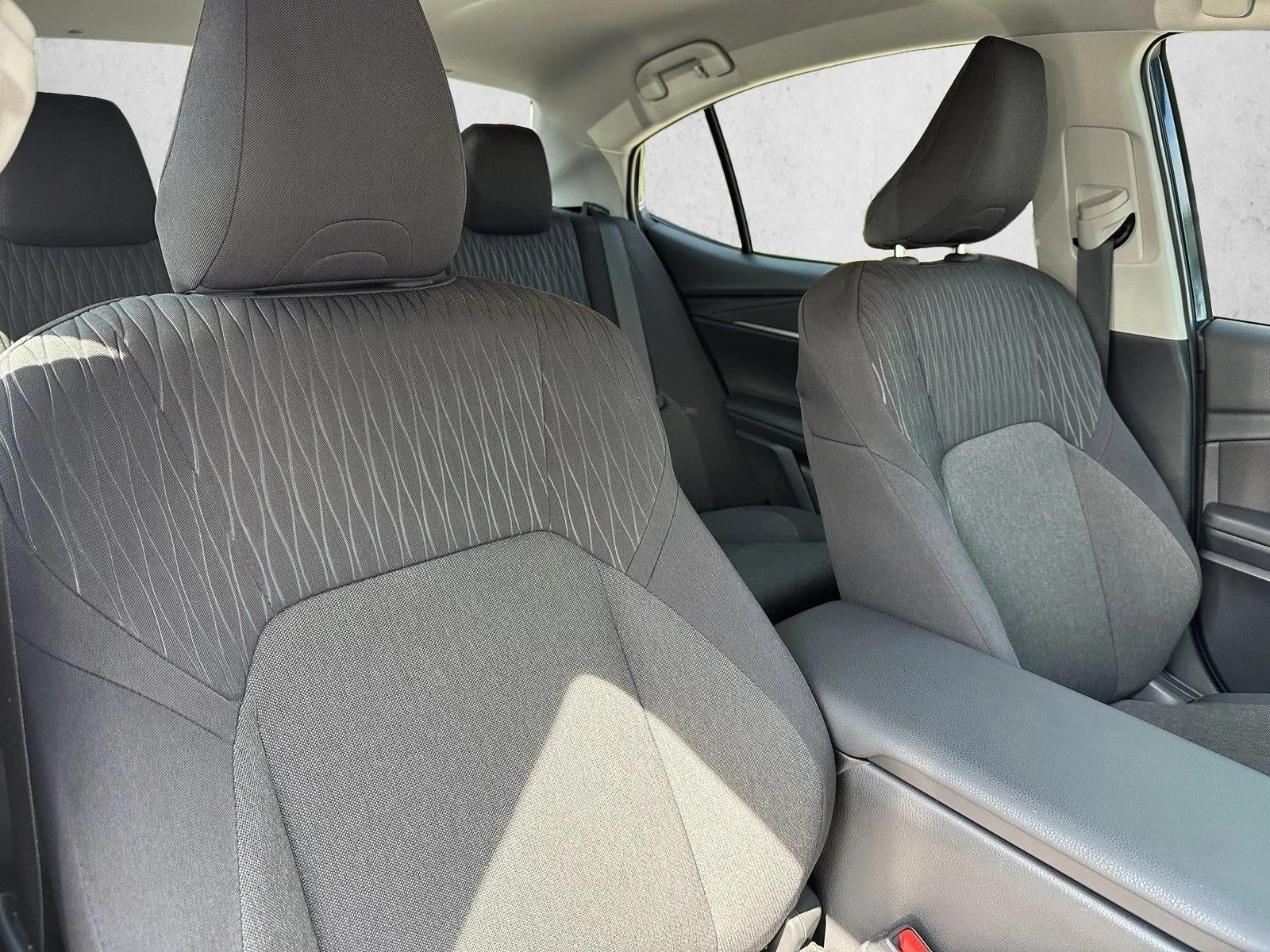 2025 Toyota Camry LE (SE)