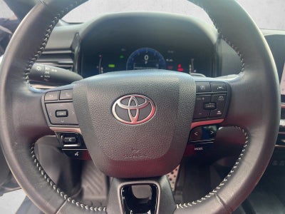 2025 Toyota Camry SE (Natl)