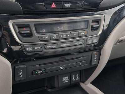 2016 Honda Pilot AWD Touring with DVD Rear Entertainment System and Navigation