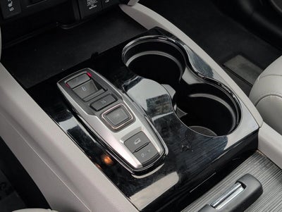 2016 Honda Pilot AWD Touring with DVD Rear Entertainment System and Navigation