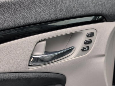 2016 Honda Pilot AWD Touring with DVD Rear Entertainment System and Navigation