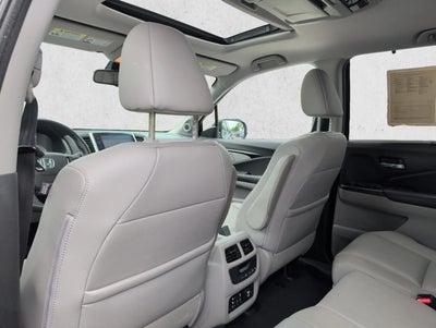 2016 Honda Pilot AWD Touring with DVD Rear Entertainment System and Navigation
