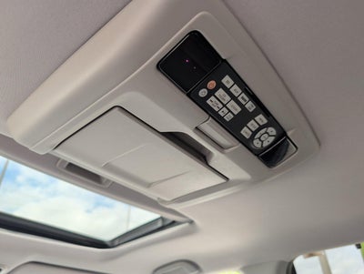 2016 Honda Pilot AWD Touring with DVD Rear Entertainment System and Navigation