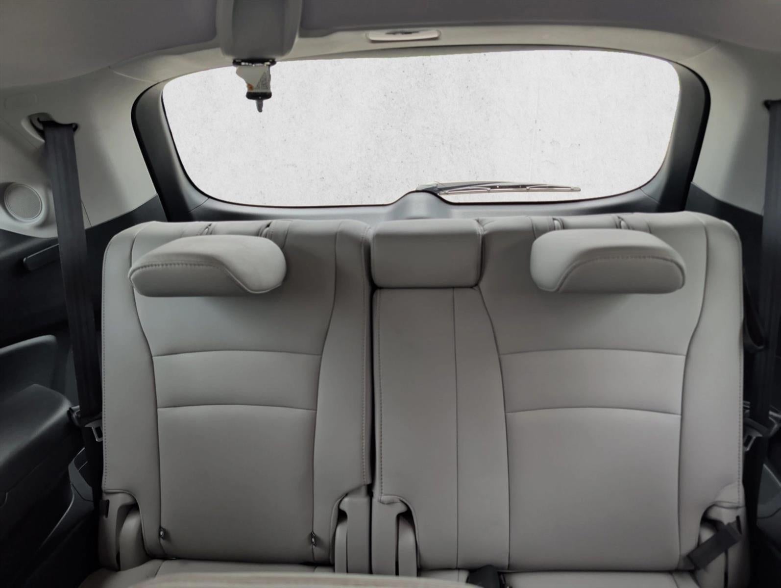 2016 Honda Pilot AWD Touring with DVD Rear Entertainment System and Navigation
