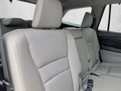2016 Honda Pilot AWD Touring with DVD Rear Entertainment System and Navigation