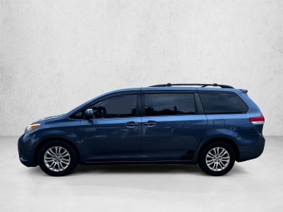 2014 Toyota Sienna 5dr 8-Pass Van V6 XLE FWD (Natl)