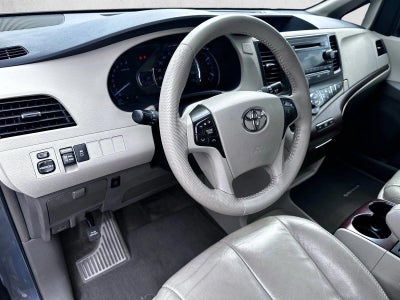 2014 Toyota Sienna 5dr 8-Pass Van V6 XLE FWD (Natl)