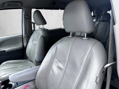2014 Toyota Sienna 5dr 8-Pass Van V6 XLE FWD (Natl)