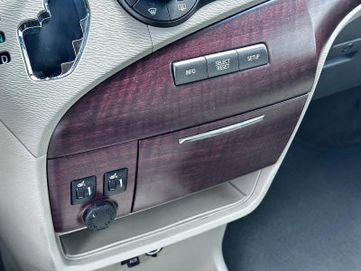 2014 Toyota Sienna 5dr 8-Pass Van V6 XLE FWD (Natl)