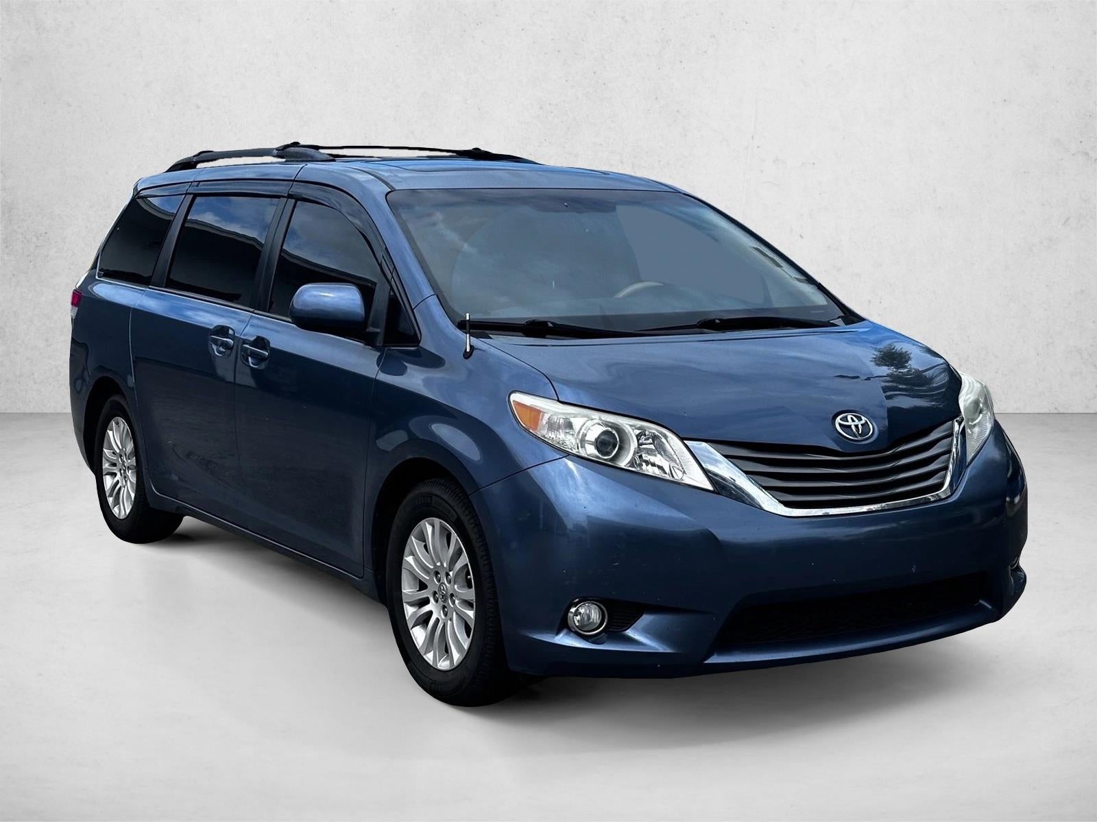 2014 Toyota Sienna 5dr 8-Pass Van V6 XLE FWD (Natl)