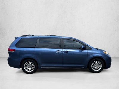2014 Toyota Sienna 5dr 8-Pass Van V6 XLE FWD (Natl)