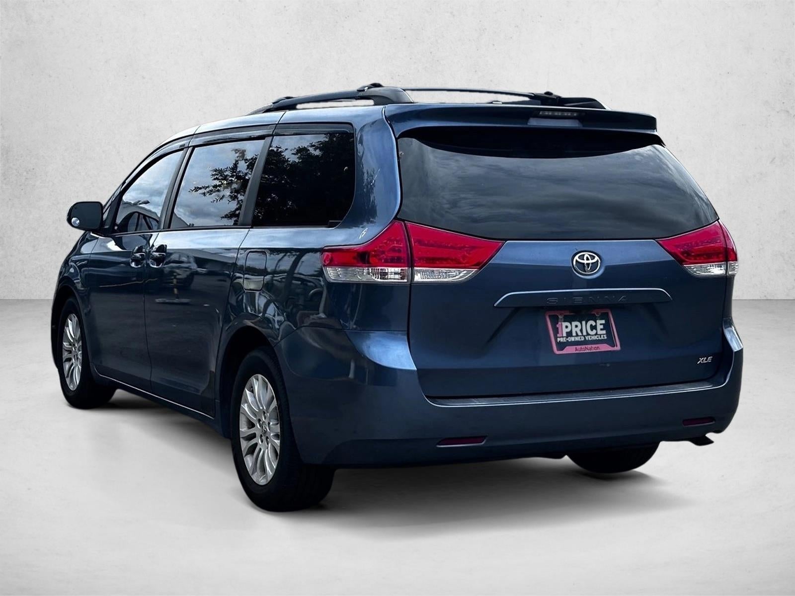 2014 Toyota Sienna 5dr 8-Pass Van V6 XLE FWD (Natl)