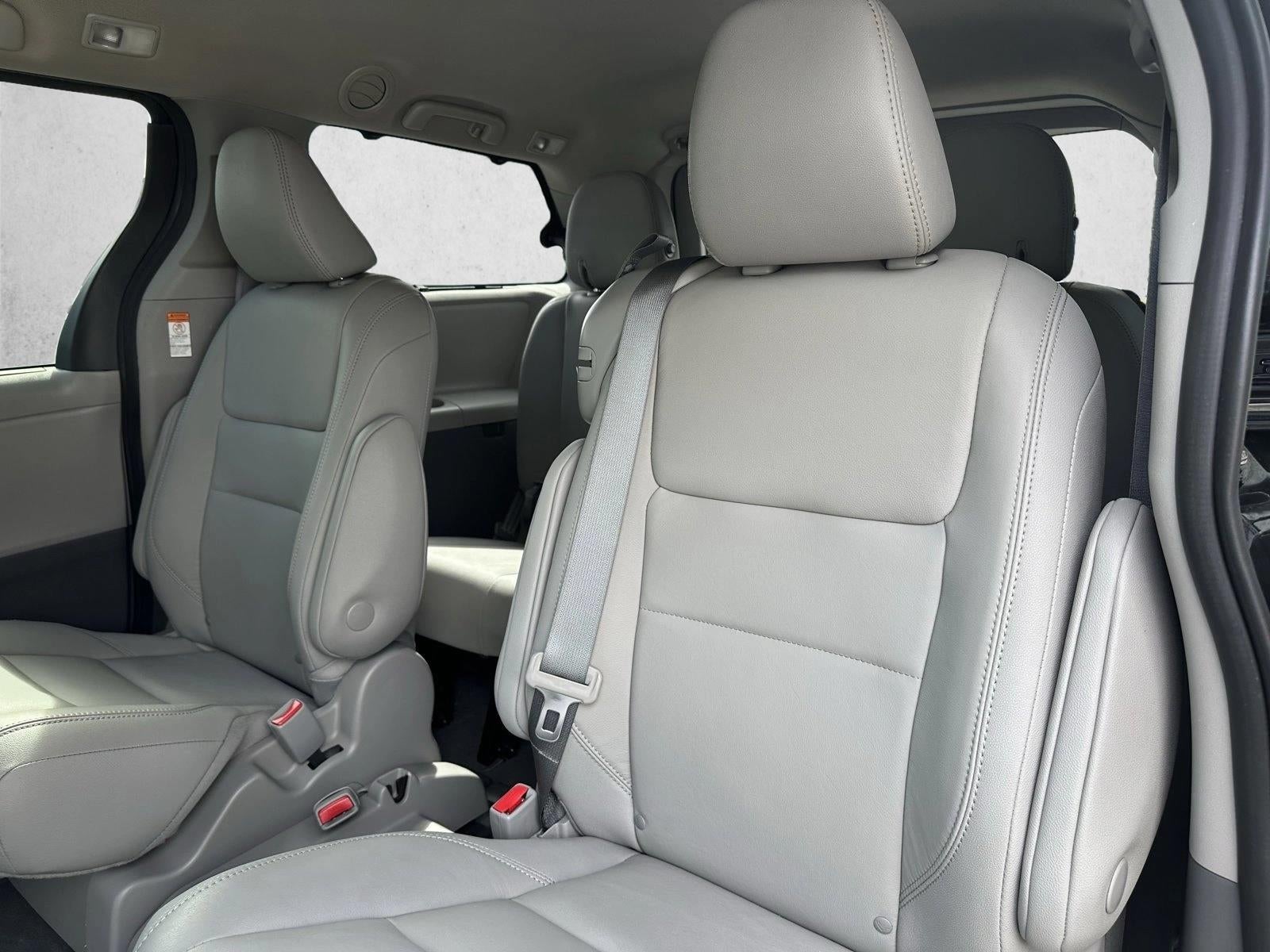 2020 Toyota Sienna XLE FWD 8-Passenger (Natl)