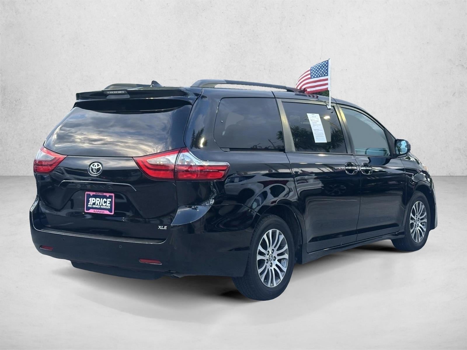 2020 Toyota Sienna XLE FWD 8-Passenger (Natl)