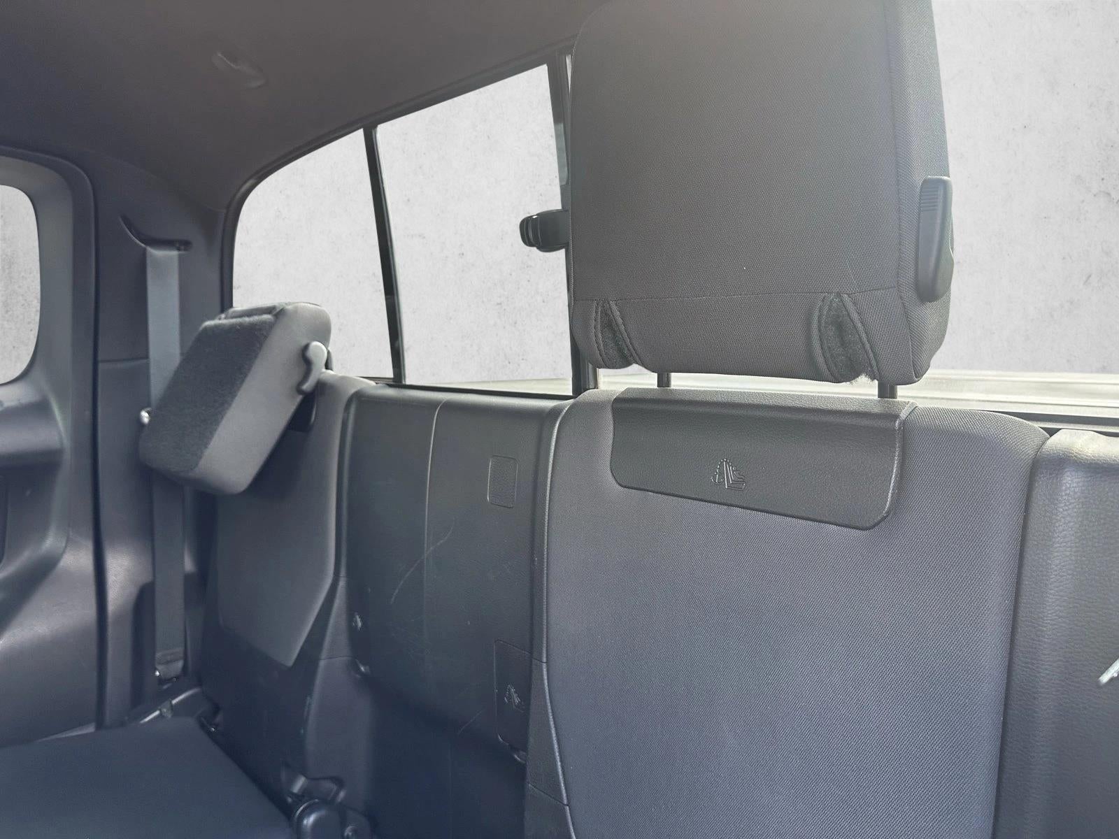 2017 Toyota Tacoma SR5 Access Cab 6' Bed V6 4x4 AT (SE)