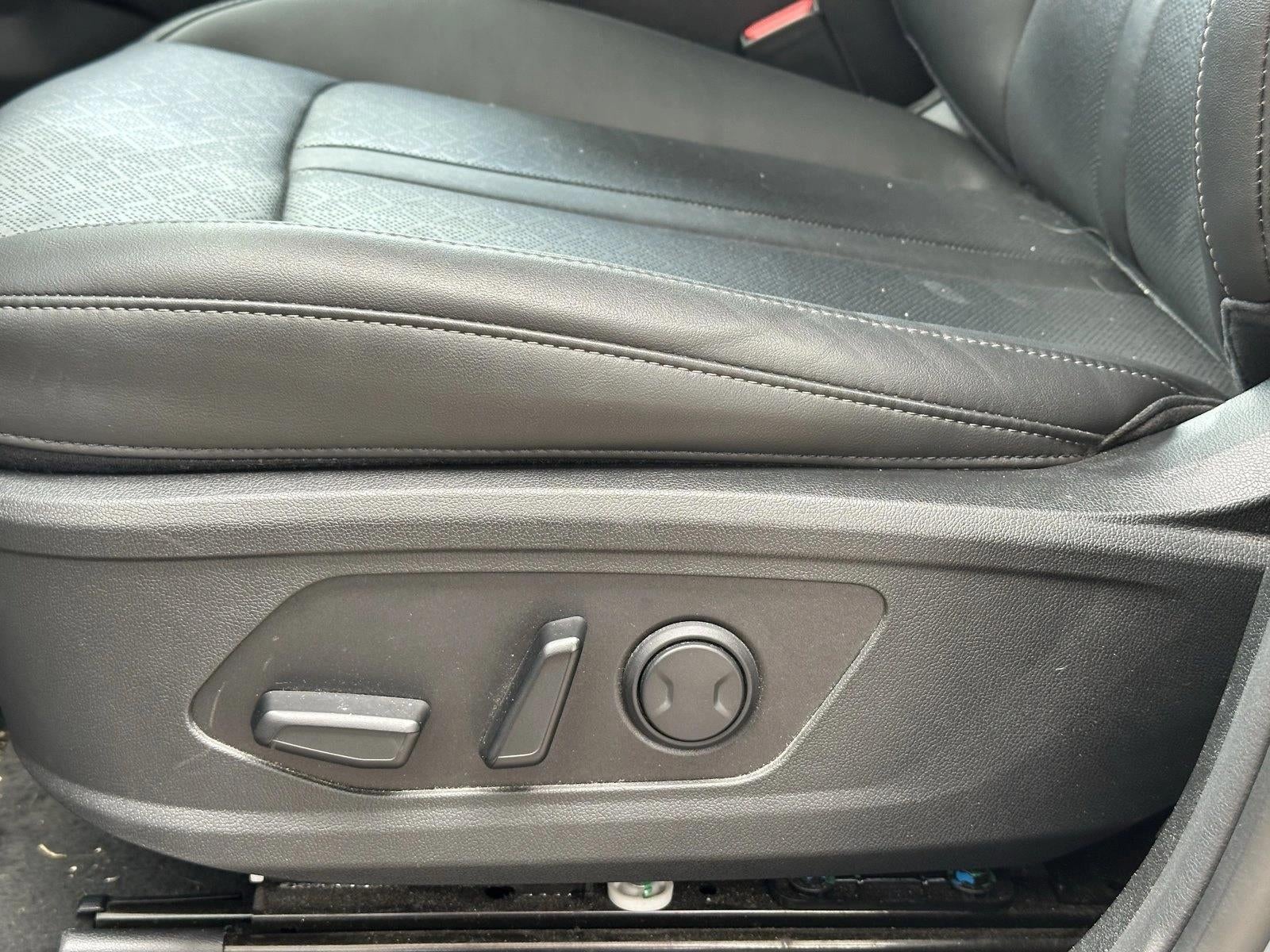 2023 Kia Sorento S FWD