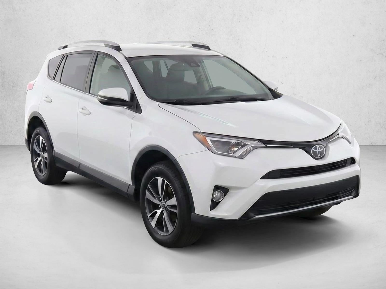 2017 Toyota RAV4 XLE FWD (GS)