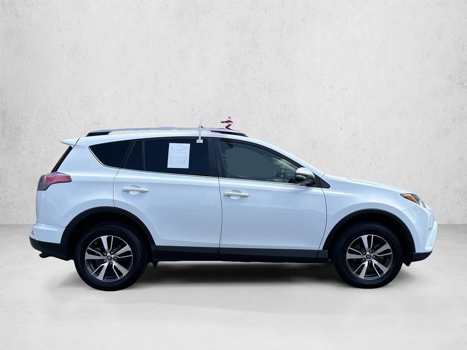 2017 Toyota RAV4 XLE FWD (GS)