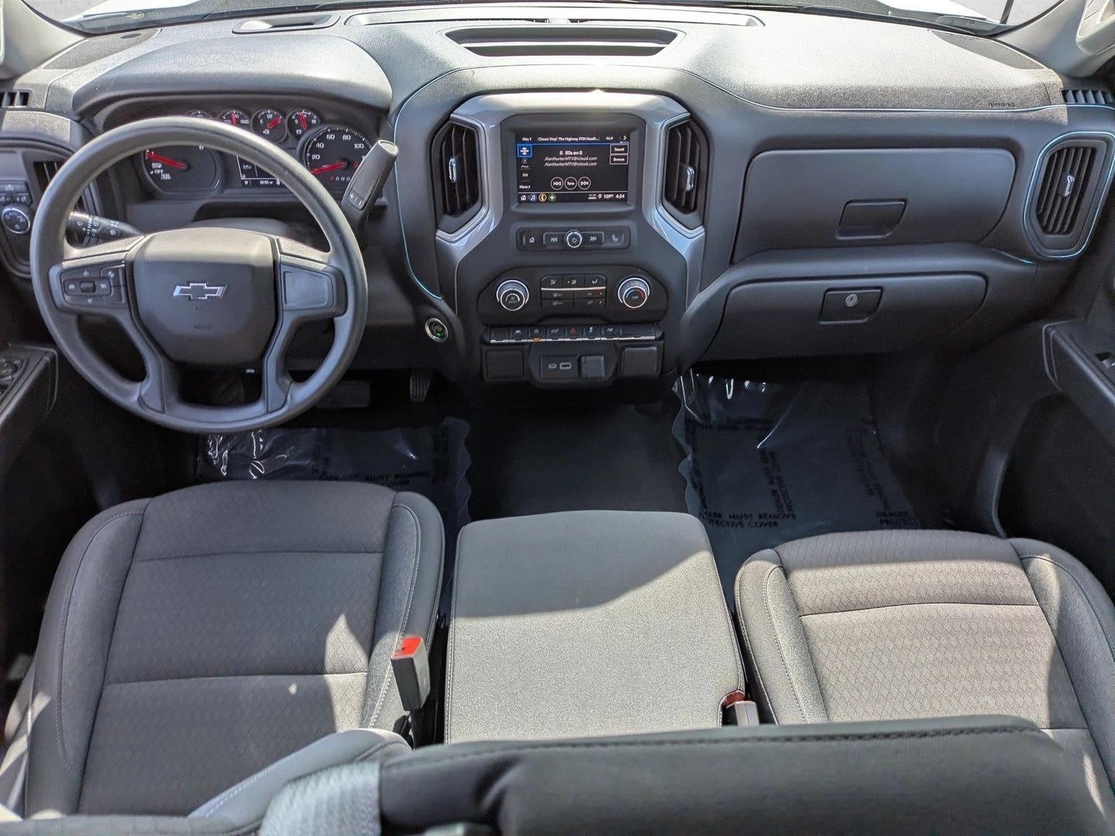 2022 Chevrolet Silverado 1500 Crew Cab Short Box 2-Wheel Drive Custom