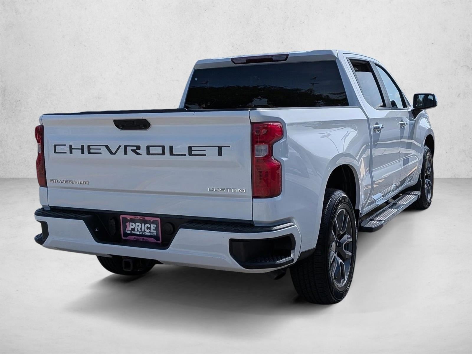 2022 Chevrolet Silverado 1500 Crew Cab Short Box 2-Wheel Drive Custom