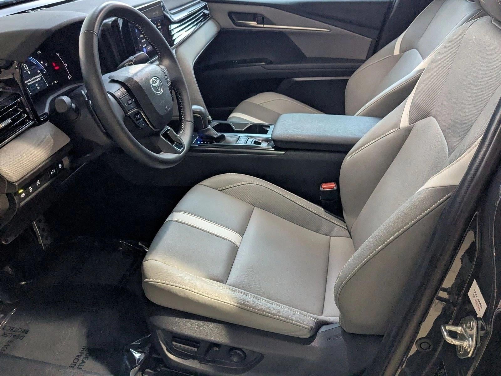 2025 Toyota Camry SE (SE)