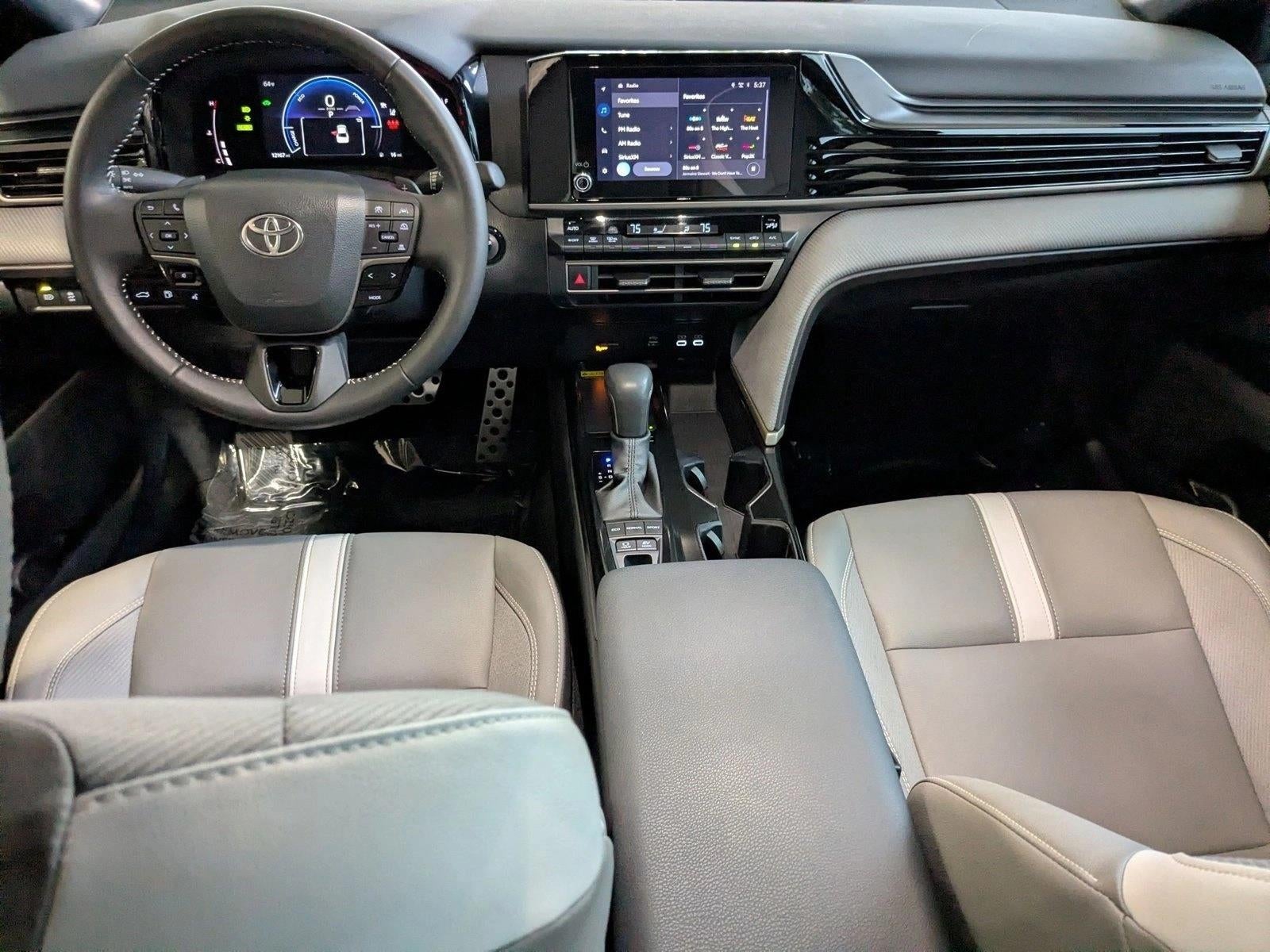 2025 Toyota Camry SE (SE)